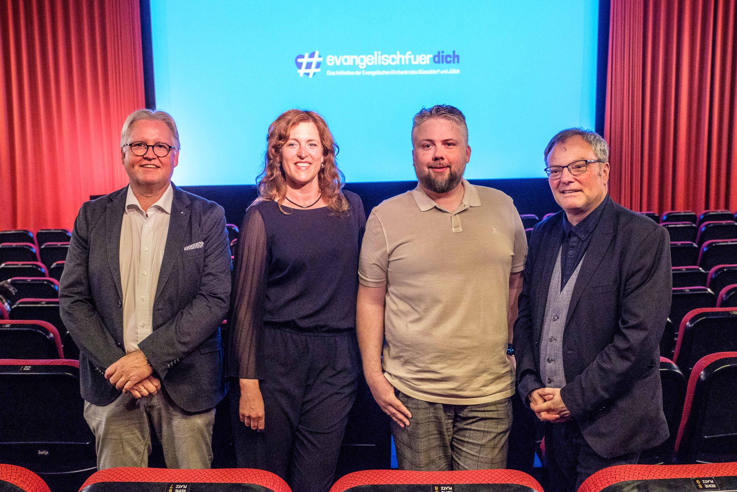 Superintendent Jens Sannig (Jülich), Sarah Nellen, Carsten Eckhardt und Superintendent Heinrich Fucks (Düsseldorf) präsentierten die crossmediale Kampagne #evangelischfuerdich. Foto: Uwe Schaffmeister